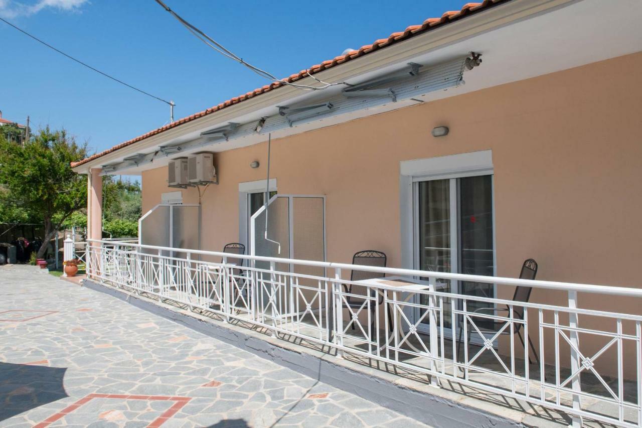 Pension Giannis Αdults Only Koinyra Exteriör bild